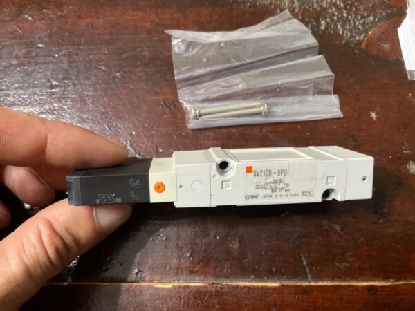 SMC SV2A00-5FU SV2A54 Solenoid Valve 5-Port, 3-Position, 24VDC Coil, 0.15-0.7MPa - Image 3